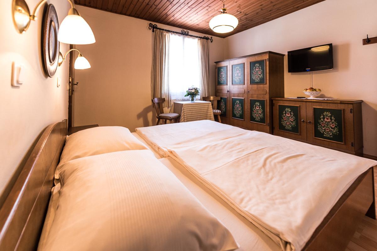 Gasthof Zum Hirschen Burgau Ngoại thất bức ảnh